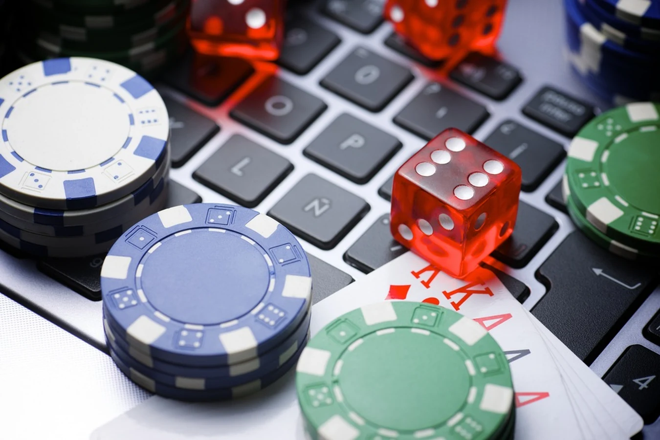 Online Gambling Versus Traditional Gambling